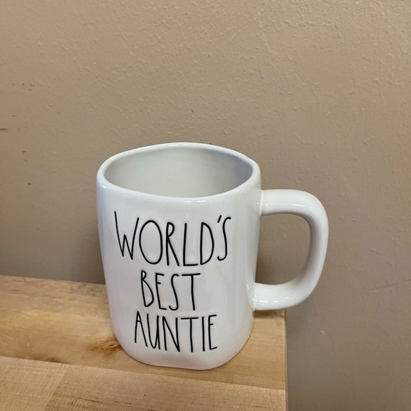 Rae Dunn Other - Rae Dunn World’s Best Auntie Mug